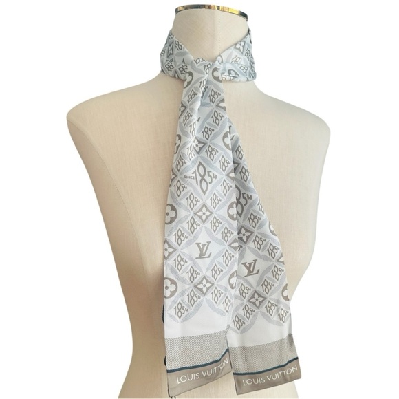 NWT LOUIS VUITTON Classic OliveWhite Gray LV logo100% Silk Bandeau Scarf 3”x46” - Picture 3 of 7